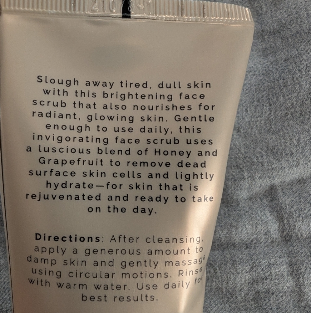 Sun n Moon Daily Facial Exfoliator Just Bee-Lieve - Picture 5 of 6